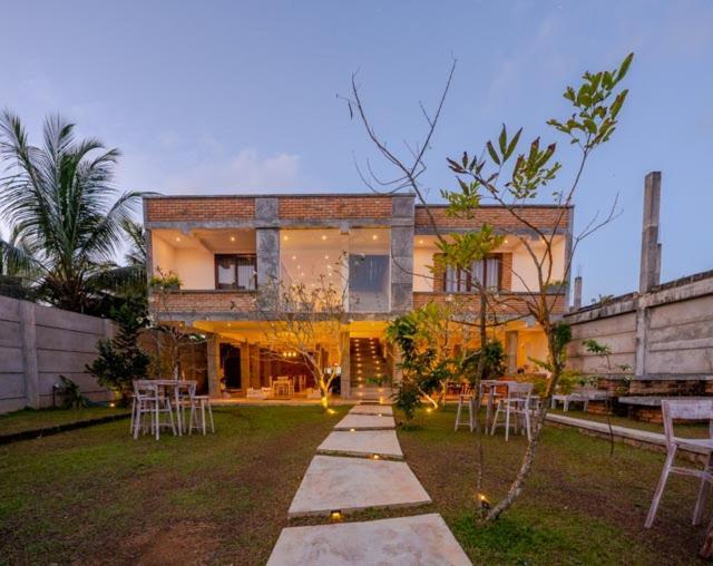 Ami Mirissa Hotel Exterior photo